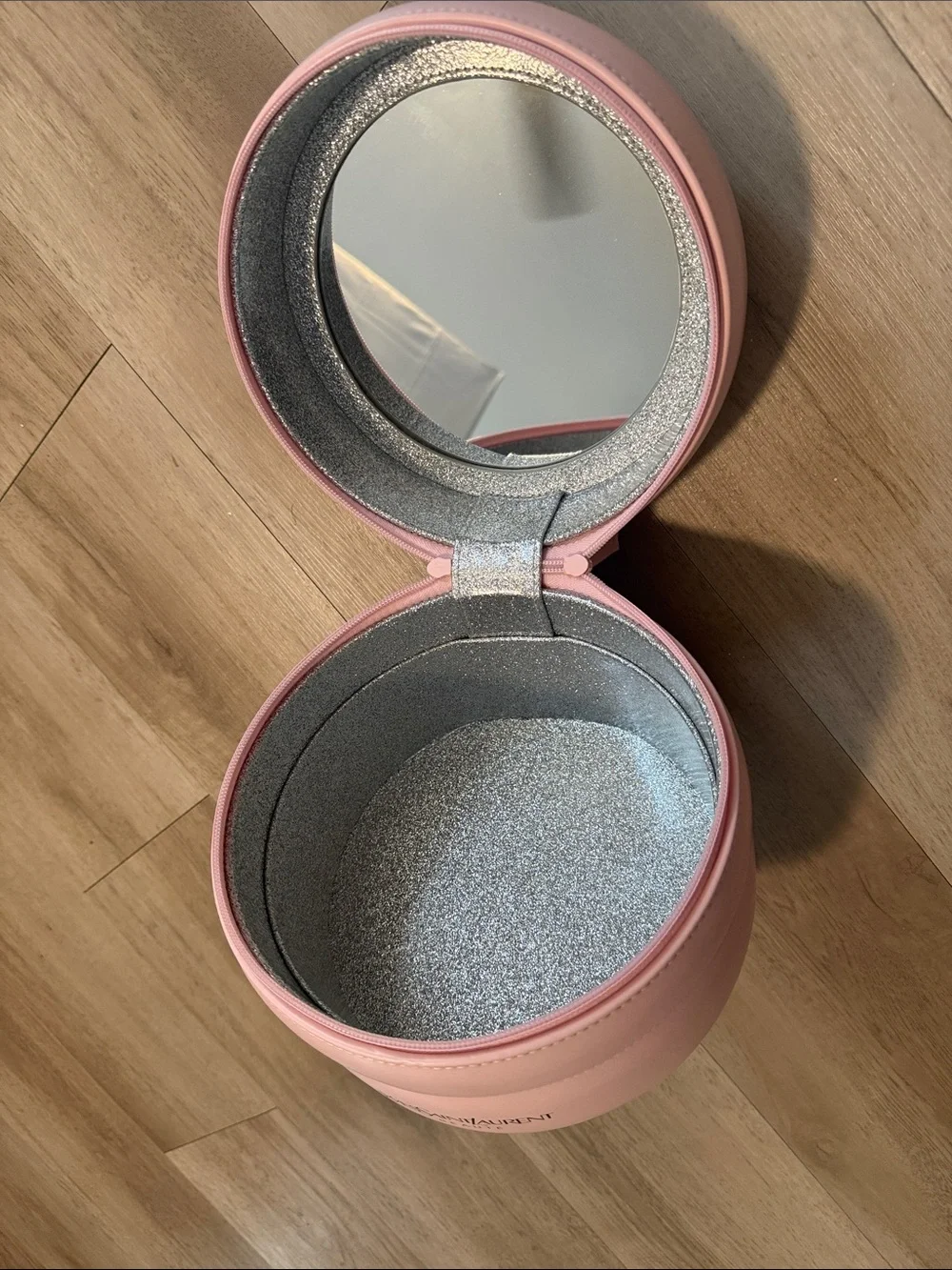 YSL Vanity Box - Picture 2 of 3